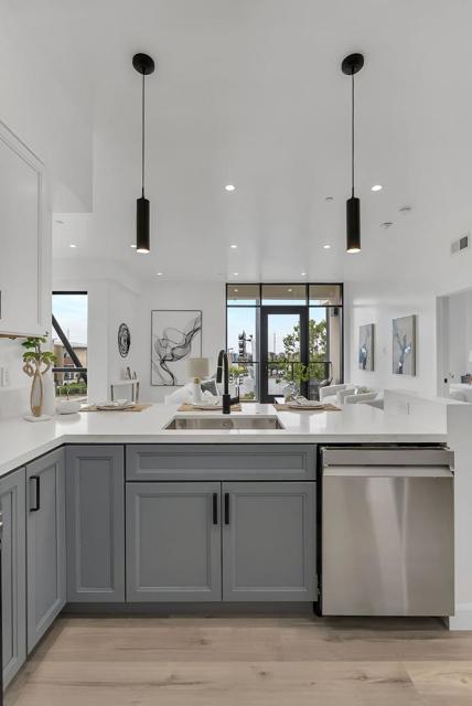 889 McLellan Drive, South San Francisco CA: https://media.crmls.org/mediaz/b9330adb-ce01-4c2e-9817-2413e1300b19.jpg
