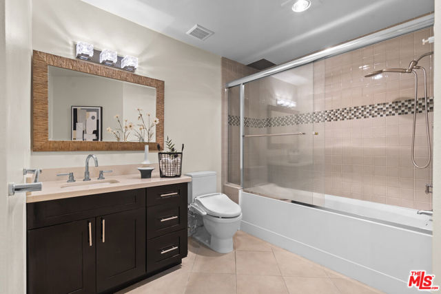 4848 Wilshire Boulevard, Los Angeles CA: https://media.crmls.org/mediaz/b9335ac9-803e-4927-9aff-1c956fadbd0c.jpg