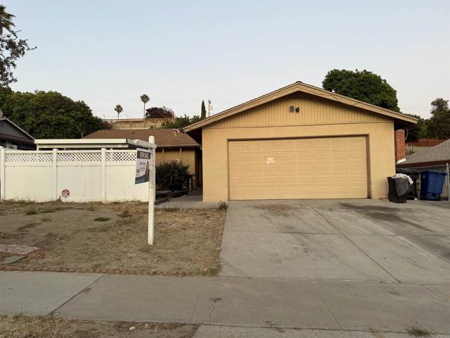 839 Halecrest Drive, Chula Vista CA: https://media.crmls.org/mediaz/b933b3e4-748b-4a6a-9bce-361312cd98c7.jpg