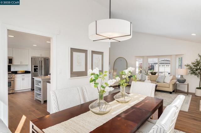 46 Saint Mark Ct, Danville CA: https://media.crmls.org/mediaz/b934040b-06eb-4e53-a8c7-1b7cb14755d6.jpg