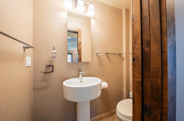 33120 River Road, Gonzales CA: https://media.crmls.org/mediaz/b9340582-3d9b-47c4-87f3-790787ce22fe.jpg
