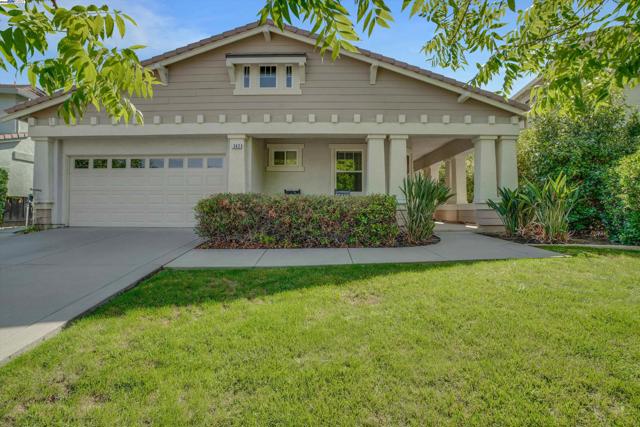 342 Roundhill Dr, Brentwood CA: https://media.crmls.org/mediaz/b934ec55-38e0-4536-a02c-3a9e35bced1e.jpg