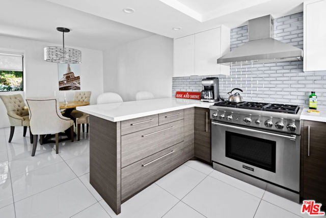 1671 Michael Lane, Pacific Palisades CA: https://media.crmls.org/mediaz/b9350828-f168-40b1-b4f8-12b686769a28.jpg
