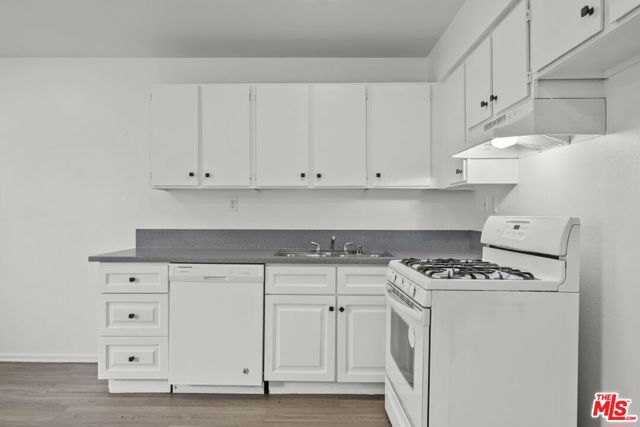 14333 Haynes Street, Van Nuys CA: https://media.crmls.org/mediaz/b93515c3-6425-456a-888a-4bdb55c225e9.jpg