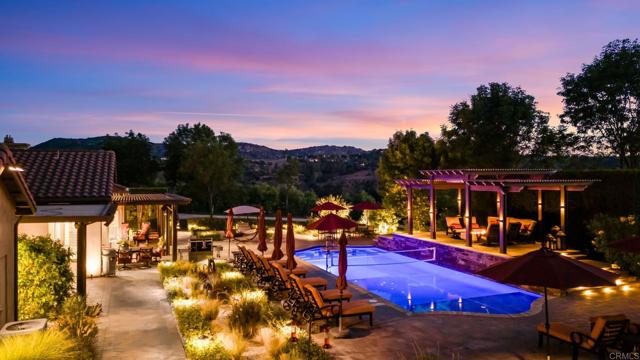 Detail Gallery Image 3 of 26 For 30823 Hilltop View Ct, Valley Center,  CA 92082 - 3 Beds | 3 Baths