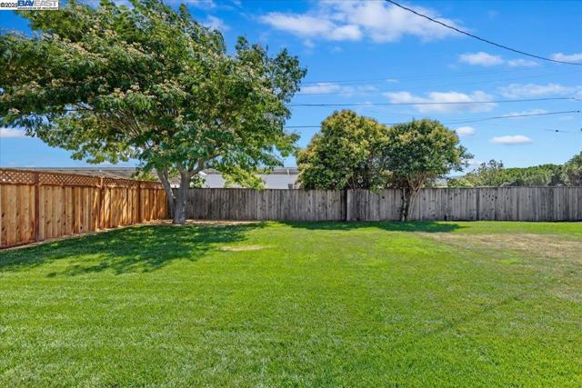 7718 Millbrook Ave, Dublin CA: https://media.crmls.org/mediaz/b9355133-5230-4a77-8ff2-cec9490240c1.jpg