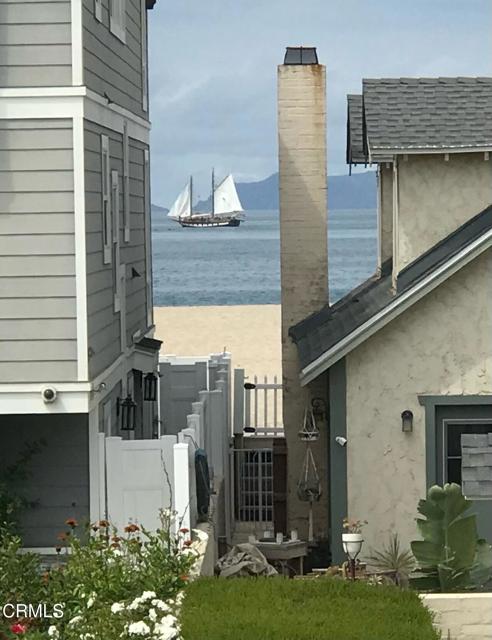 2120 Ocean Drive, Oxnard CA: https://media.crmls.org/mediaz/b936f4a5-2f8f-4e78-8fe3-6c44c4f27bd0.jpg