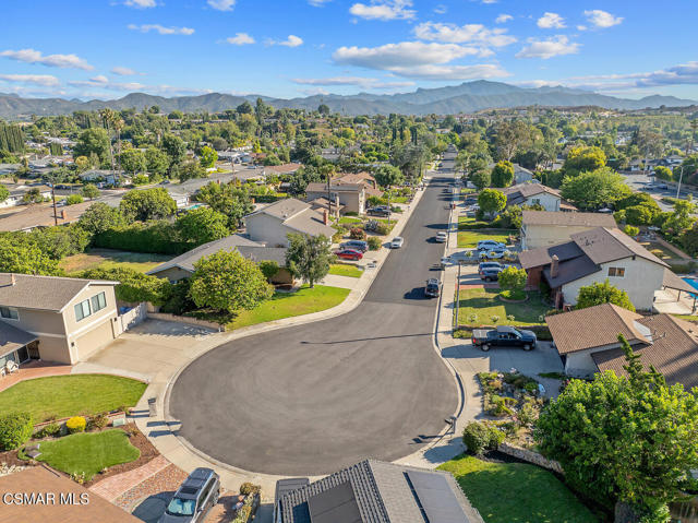 1368 Sheffield Place, Thousand Oaks CA: https://media.crmls.org/mediaz/b93715f6-3ffd-43d4-86c3-1800795f5dae.jpg
