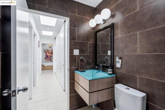 4003 Santa Fe CT, Concord CA: https://media.crmls.org/mediaz/b9377d34-6889-45e2-910a-9b01bf44d613.jpg