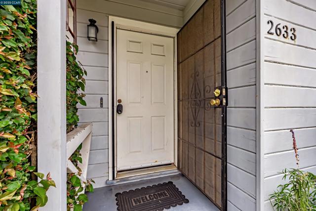 2633 Humphrey Ave, Richmond CA: https://media.crmls.org/mediaz/b9383aa5-68da-4f72-9ddd-ce254002edaa.jpg