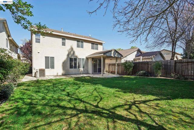 4902 Alterra Way, Sacramento CA: https://media.crmls.org/mediaz/b93966d8-4686-4dc3-abb9-98f6ad512ec2.jpg