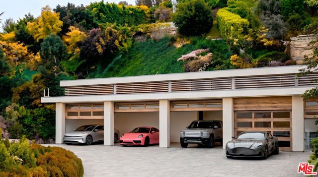 5 Bed Home for Sale in Pacific Palisades, California