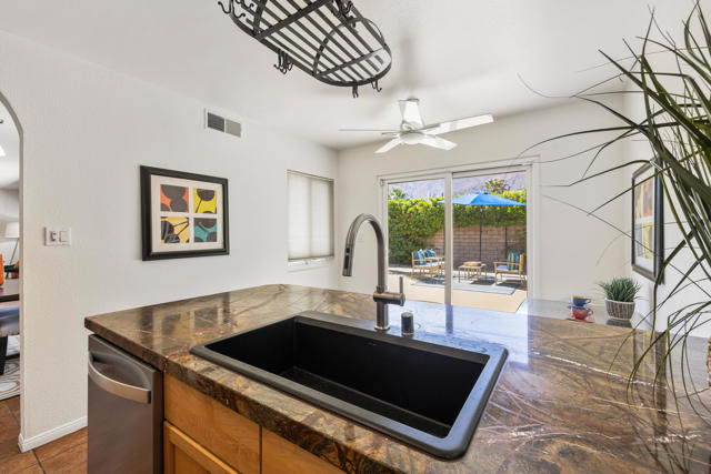 1423 N Avenida Caballeros, Palm Springs, CA 92262