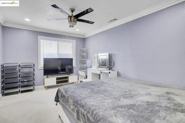 2419 Linden St, Oakland CA: https://media.crmls.org/mediaz/b93acf86-6b29-46b8-9833-128204f44e85.jpg