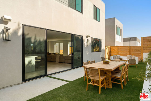 1615 N Coronado Street, Los Angeles CA: https://media.crmls.org/mediaz/b93ada01-0312-465d-b0cf-22cd5169810e.jpg