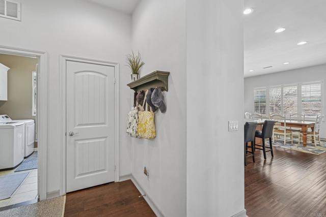 939 Bluejack Road, Encinitas CA: https://media.crmls.org/mediaz/b93b0886-e400-43d9-8da6-03a890898419.jpg