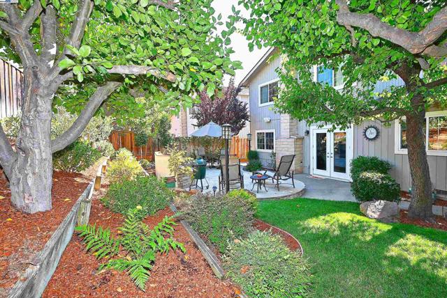 7653 Turquoise St, Dublin CA: https://media.crmls.org/mediaz/b93b3a38-13ba-4298-a2bb-bcd556cea615.jpg