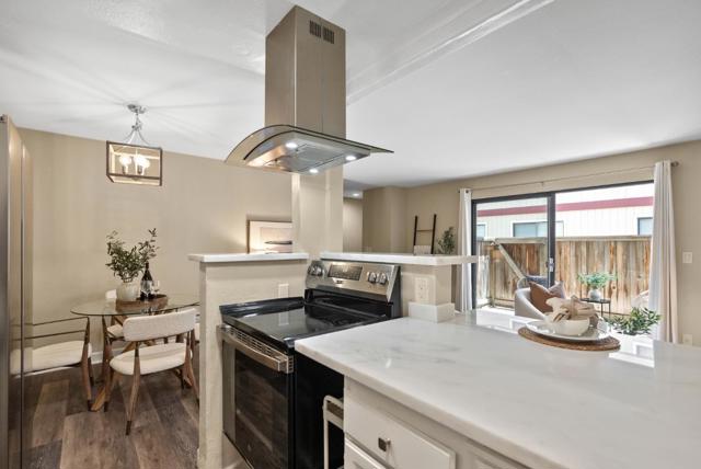 3591 S Bascom Avenue, Campbell CA: https://media.crmls.org/mediaz/b93c2a0b-2889-4fe7-9f40-b0d1a571111b.jpg
