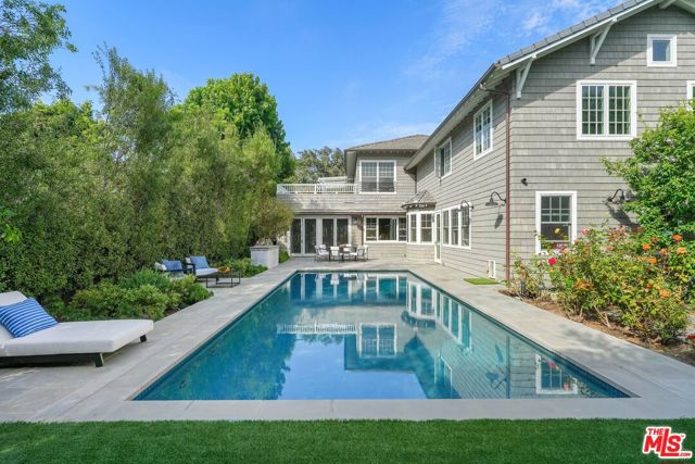 416 4th Street, Santa Monica, California 90402, 4 Bedrooms Bedrooms, ,3 BathroomsBathrooms,Single Family Residence,For Sale,4th,24424405