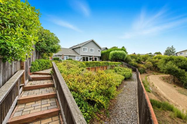 7 Somerset Court, Belmont CA: https://media.crmls.org/mediaz/b93ccd7e-433d-4e72-91bb-2d0fc90da9b2.jpg