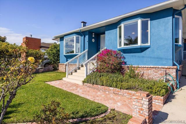 940 Fresno St, Pismo Beach CA: https://media.crmls.org/mediaz/b93d30b1-25d1-4fa7-8bd7-45c498d15cae.jpg