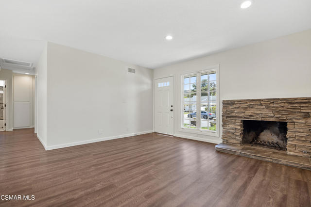 539 American Oaks Avenue, Newbury Park CA: https://media.crmls.org/mediaz/b93da218-5644-48dc-9930-b033db12c5e3.jpg
