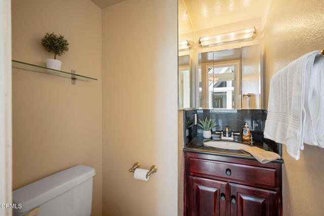 1121 E Wilson Avenue, Glendale CA: https://media.crmls.org/mediaz/b93dab34-e2a5-4c2b-9b66-280da0274506.jpg