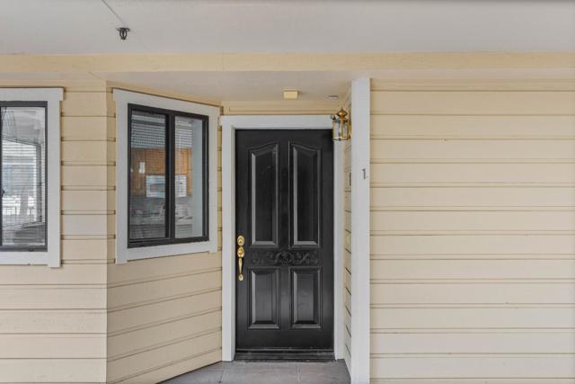 Image 5 of 42 For 576 Parr Avenue 1