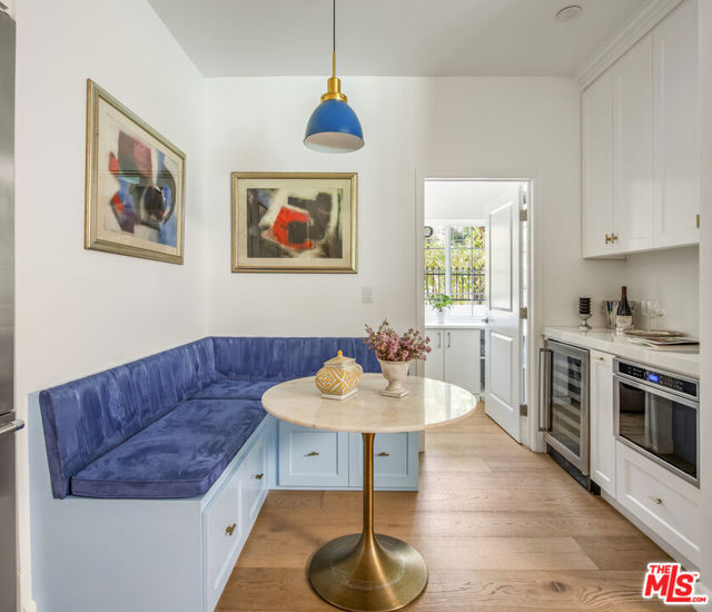 2241 Betty Lane, Beverly Hills CA: https://media.crmls.org/mediaz/b93e1437-233e-447b-b884-8e771faeb8a1.jpg