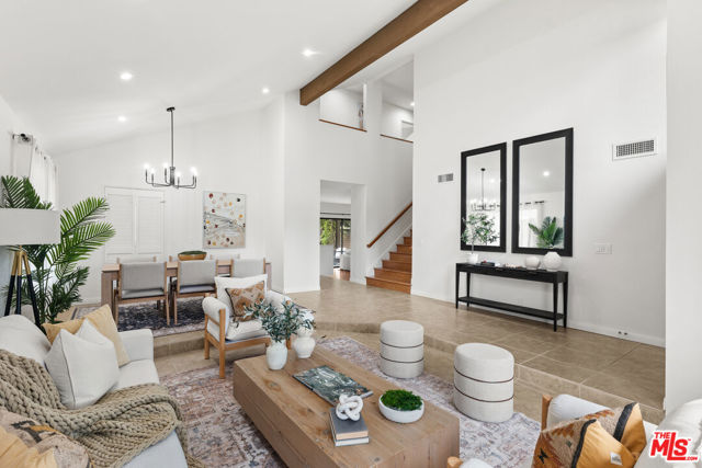 6514 S Copperwood Avenue, Inglewood CA: https://media.crmls.org/mediaz/b93e90f5-e1ee-40f8-96bb-11bef0a2137a.jpg