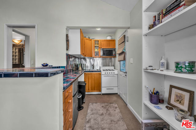 3275 Dos Palos Drive, Los Angeles CA: https://media.crmls.org/mediaz/b93fcba8-b286-470d-a6dd-f12c794ac13f.jpg