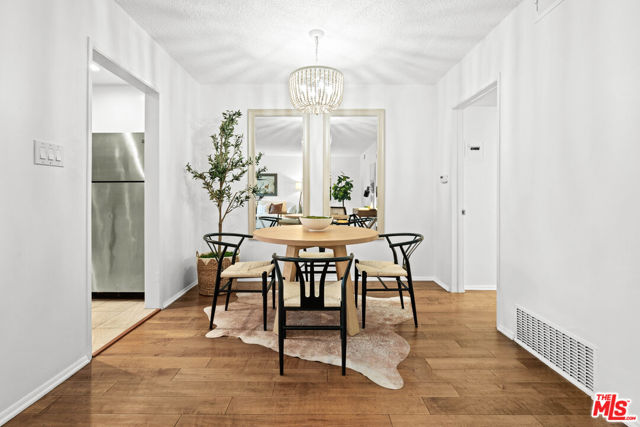 11670 W Sunset Boulevard, Los Angeles CA: https://media.crmls.org/mediaz/b9407c3f-bcd5-49fd-98cc-04caeb987643.jpg