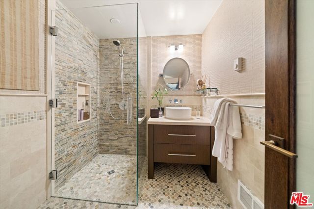 655 Oak Springs Lane, Santa Barbara CA: https://media.crmls.org/mediaz/b940e2d6-01a3-4ab8-a416-a9fd63e4b4b1.jpg