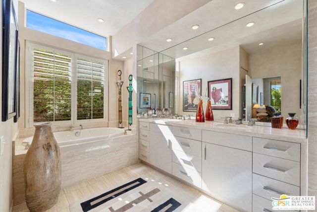 46920 Amir Drive, Palm Desert CA: https://media.crmls.org/mediaz/b941c070-a60f-4cf7-a248-c1f41706aa49.jpg