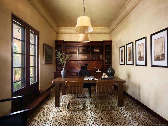 7757 Whitefield Pl, La Jolla CA: https://media.crmls.org/mediaz/b9426c26-75ac-4a41-b5aa-f6fe2fc1716a.jpg