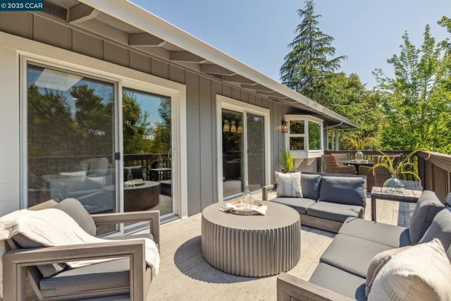 561 Morecroft Road, Lafayette CA: https://media.crmls.org/mediaz/b942a3dd-6e90-48d0-8e86-66e8abded5de.jpg