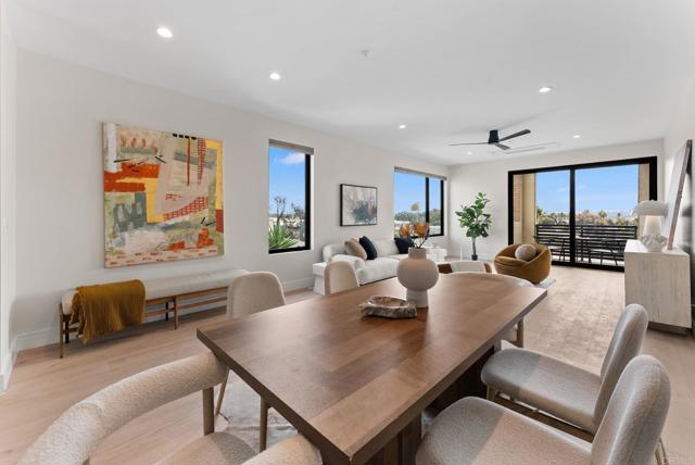 Detail Gallery Image 3 of 27 For 4210 Tonopah Ave, San Diego,  CA 92110 - 3 Beds | 3/1 Baths