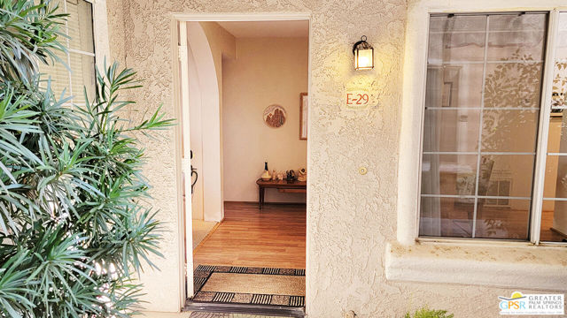 2700 E Mesquite Avenue, Palm Springs CA: https://media.crmls.org/mediaz/b943f091-43b5-4f1c-872c-784a0172b654.jpg