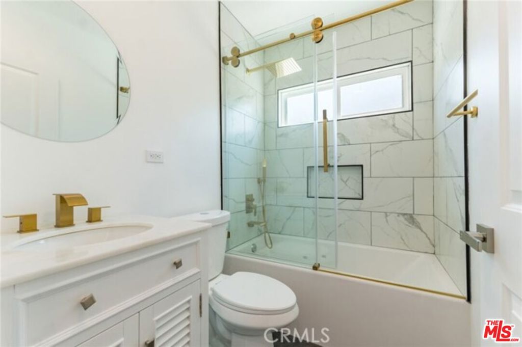 https://media.crmls.org/mediaz/b9440414-8dfa-44d9-8484-d3b2531cbfdd.jpg?preset=X-Large