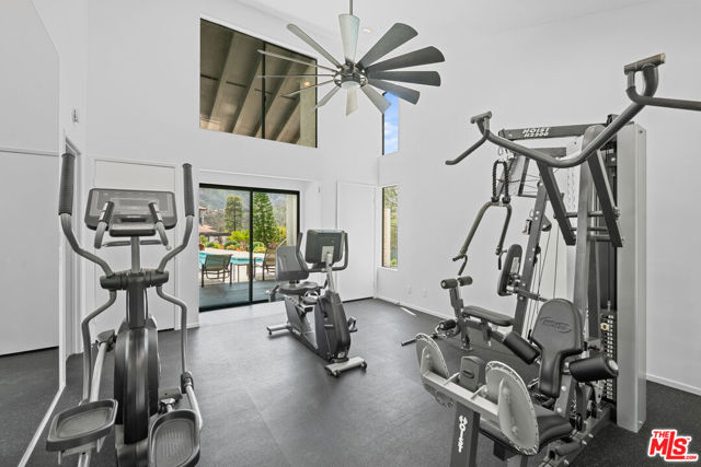 1553 Michael Lane, Pacific Palisades CA: https://media.crmls.org/mediaz/b9441f27-7176-48d2-b35f-c520e1c5e97a.jpg