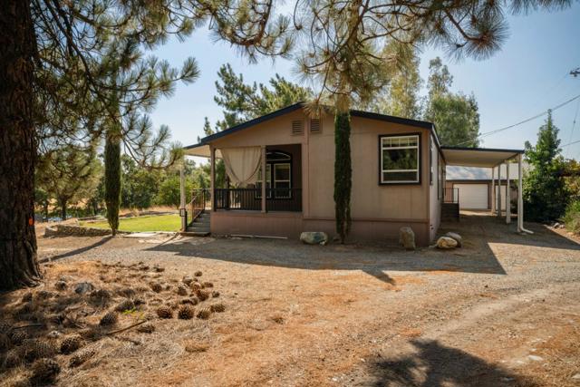 7555 Merced Falls Road, Snelling CA: https://media.crmls.org/mediaz/b944bf4e-eedf-45b9-a529-85571384dc87.jpg