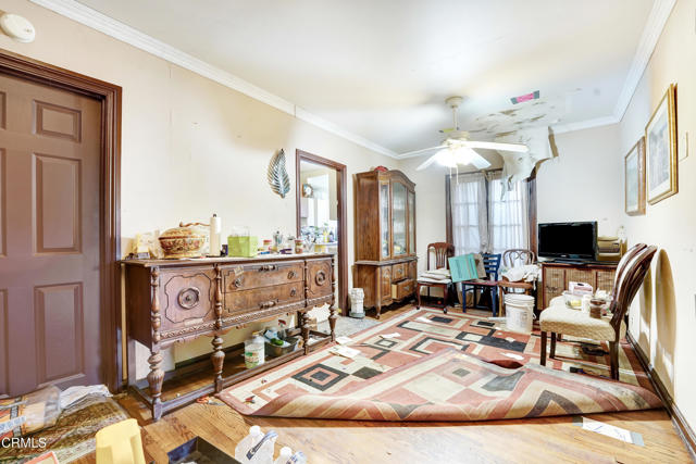 4824 Toland Way, Los Angeles CA: https://media.crmls.org/mediaz/b945464c-35f0-4863-ac37-5099976bf028.jpg