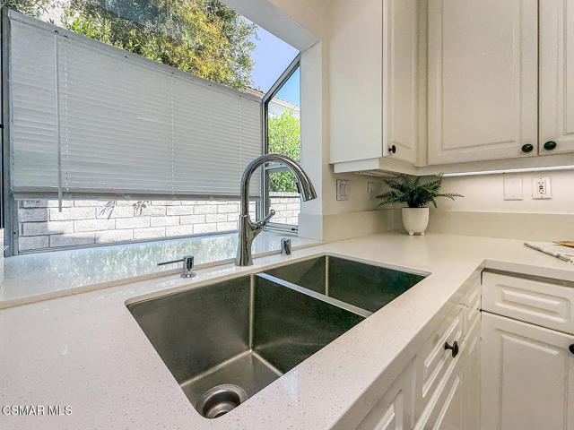1768 Fox Springs Circle, Newbury Park CA: https://media.crmls.org/mediaz/b945a31d-0b8f-4a7e-8a46-5bd17d6ae8e4.jpg