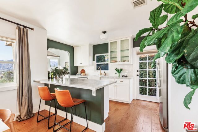 1224 BERKELEY Drive photo 6