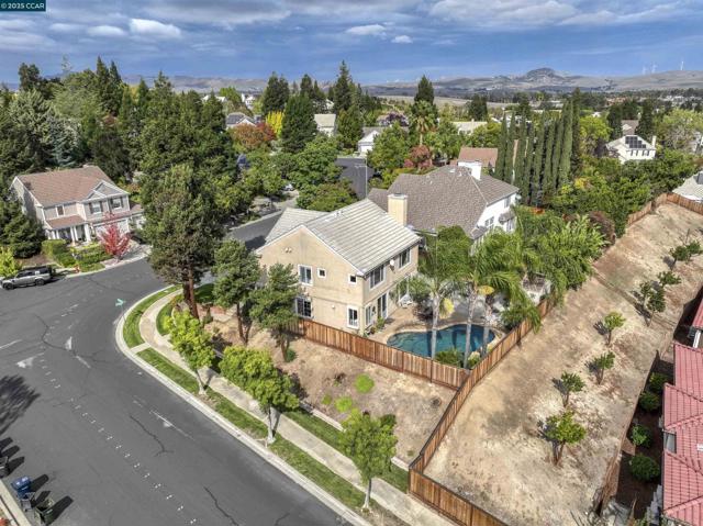 713 Tennyson Dr, Livermore CA: https://media.crmls.org/mediaz/b94688e0-879e-48ba-9a90-0e03cd8d3609.jpg
