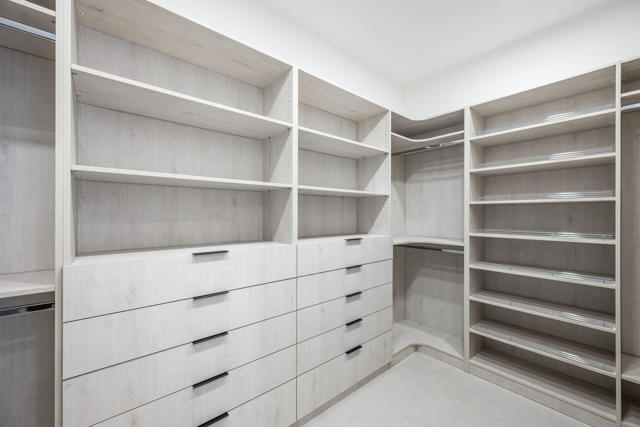 160 Kiva Drive, Palm Desert CA: https://media.crmls.org/mediaz/b947700e-31a3-4e13-b594-87530329c3c1.jpg