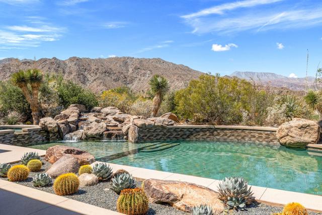 50741 Desert Arroyo Trail, Indian Wells CA: https://media.crmls.org/mediaz/b947da69-8917-403a-945d-a20f9d381b21.jpg