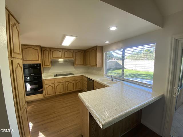 Detail Gallery Image 8 of 27 For 3 Venus St, Thousand Oaks,  CA 91360 - 4 Beds | 2 Baths