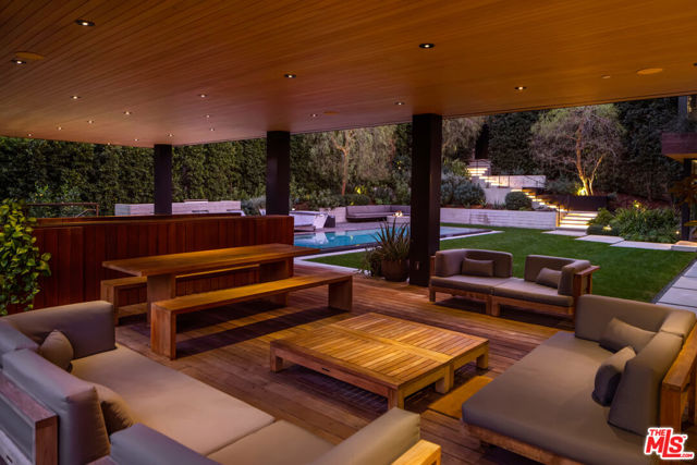 9551 Oak Pass Road, Beverly Hills CA: https://media.crmls.org/mediaz/b948e4c2-51b2-43aa-b268-6130f4f01576.jpg