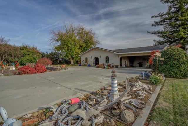 2854 Illinois Avenue, Corning CA: https://media.crmls.org/mediaz/b948f910-a3f3-4de0-807a-bcfa87610a95.jpg